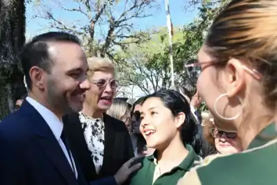 El gobernador Valdés llegó a Mantilla y lo que prometió para el centenario