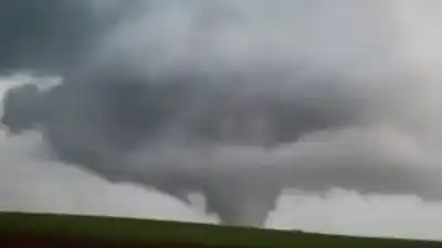 Tornado arrasa localidades brasileñas a 70 km de Misiones: heridos y viviendas destruidas