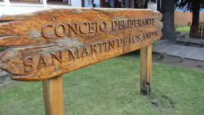 Con el respaldo del obispo Croxatto, barrios populares de San Martín de los Andes presentan sus propias reglas para el POT