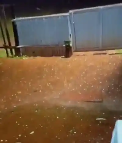 El granizo sorprendió en Posadas: cómo fue el paso de la tormenta que mantuvo en vilo a la provincia