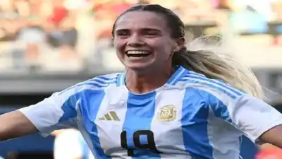 De Crespo al mundo: la delantera que dejó Racing para brillar en la élite del fútbol femenino