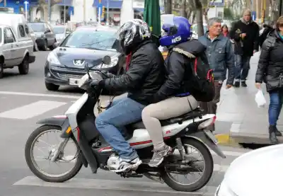 Salió corriendo tras un disparo: el dramático asalto a un pasajero de DiDi Moto en Rawson