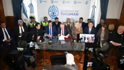 Firmó el decreto y ahora otras provincias copian la jugada: ¿qué esconden las fechas de las elecciones?