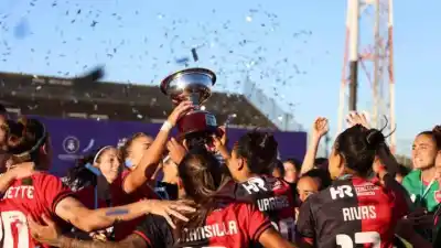 De campeonas a la última: Newell's juega con ropa prestada y pelea el descenso