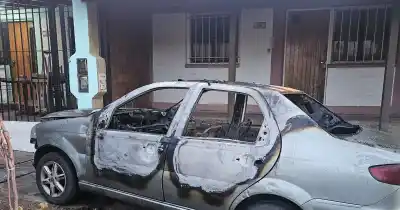 Las llamas estuvieron a punto de alcanzar dos casas: investigan si fue intencional