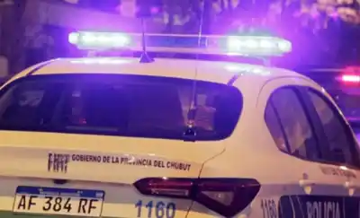 Circulaba en contramano en Rawson y la Policía encontró lo que llevaba entre sus prendas