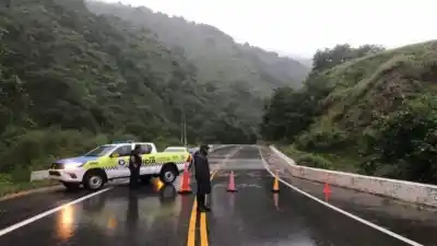 Ruta 307: Desprendimientos en el kilómetro 26 y un caos que paraliza el acceso a los Valles