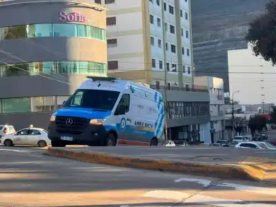 Resbalones en pleno centro de Comodoro: el hielo que nadie esperaba