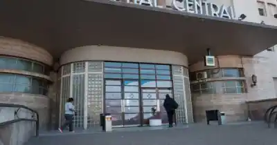 Lo balearon en Villa San Joaquín y su estado desespera a los médicos del Central