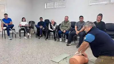 Capacitaron a profesores de Se Mueve Tucumán en RCP y primeros auxilios: ¿qué aprendieron?