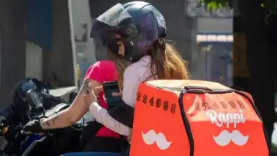 ¿Camila o un hombre? El negocio oculto detrás del alquiler de cuentas de delivery