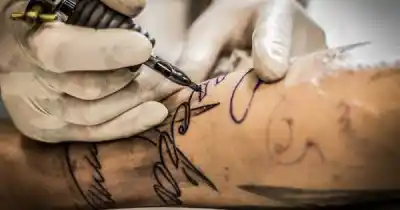 Lo citó para hacerse un tatuaje y terminó detenido: la pesadilla de una joven en Junín