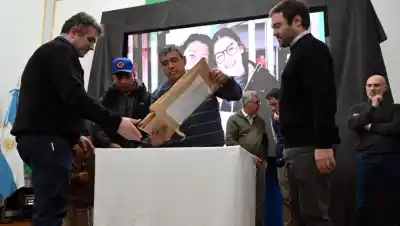Llegan 10 viviendas para afiliados de la Uocra en Viedma: las ofertas que se presentaron