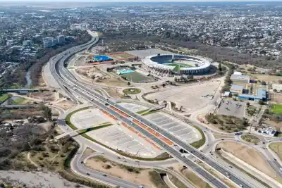 Mañana abren las nuevas playas de estacionamiento del Kempes: cómo acceder y cuánto costará