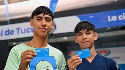 Municipalidad de San Miguel de Tucumán inicia entrega de tarjetas SUBEM para alumnos