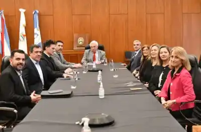 Firmaron un convenio clave para que jóvenes en conflicto con la ley penal puedan estudiar