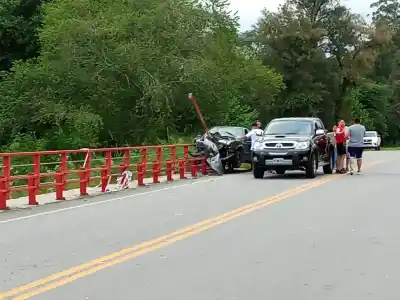 Trágico accidente en la Ruta 307: una mujer perdió la vida tras chocar contra el puente del Río Zerda