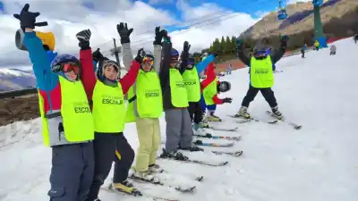 Más de 3000 chicos se preparan para vivir la nieve: comienza el Esquí Escolar en Bariloche