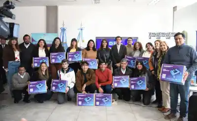 La robótica llegó a las aulas: el Gobierno de Jujuy entregó kits a las escuelas que clasificaron a la Copa Robótica