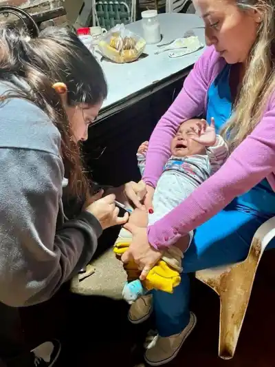 Cruz del Eje: puerta a puerta, buscan vacunar a todos los bebés contra infecciones respiratorias