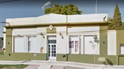 Sacó a un detenido de la celda y lo golpeó: la condena que cayó sobre un policía de Toay