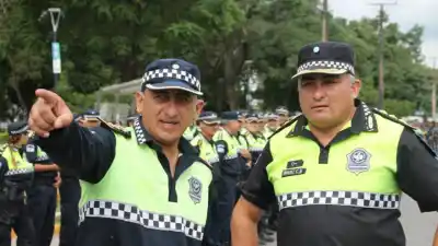 Búsqueda intensiva en el Río Salí: Policía de Tucumán busca a dos personas arrastradas por la creciente