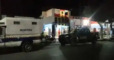 Treparon los techos de la comisaría para escapar, pero el desenlace fue inesperado