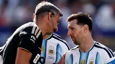 El árbitro de la final del Mundial 2026 rompió el silencio y reveló qué le dijo a Messi en la cancha