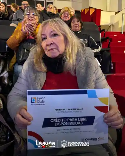 Llegaron los créditos del Banco de la Gente a Laguna Larga: ¿qué familias los recibieron?