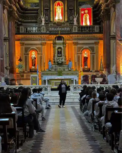 170 estudiantes lasallanos descubrieron los secretos de una basílica cordobesa
