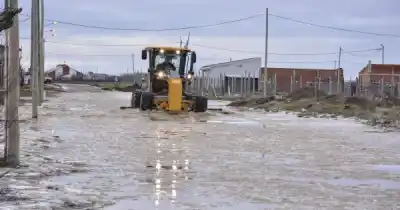 Vidal recorrió barrios inundados y lanzó una dura acusación contra gestiones anteriores