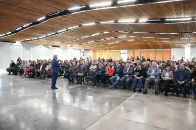 Poggi a empresarios: "El sector privado tiene que ser lo más grande posible"