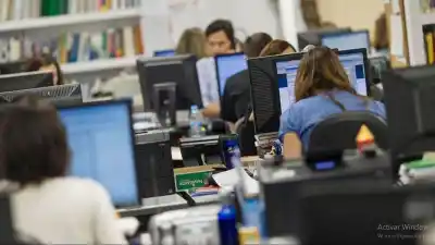 El bono de $50.000 que cobrarán los estatales en agosto y el aumento que no convence a todos