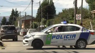 Forzaron una cerradura, llenaron tres valijas y escaparon a pie: el insólito botín que dejó helada a la policía