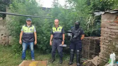 Allanamientos en Aguilares: Iban tras los agresores de un corsista y se toparon con un hallazgo inesperado