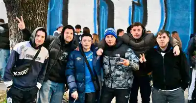 El Bosque se vistió de fiesta: la hinchada de Gimnasia acompañó en el debut local