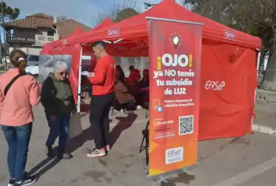 Llegan a La Cumbre con una ayuda clave para vecinos: cómo acceder al subsidio de luz y gas