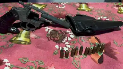Operativo en Monteros: Hallan arma y municiones durante exclusión de hogar