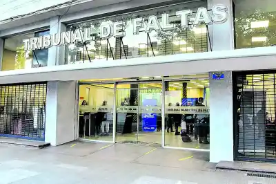 Un dictamen fiscal pone en jaque la descentralización del Tribunal de Faltas en Tucumán