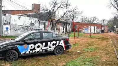 Misterio en barrio Schneider: la Justicia busca respuestas sobre el incendio que mató a un nene de 4 años