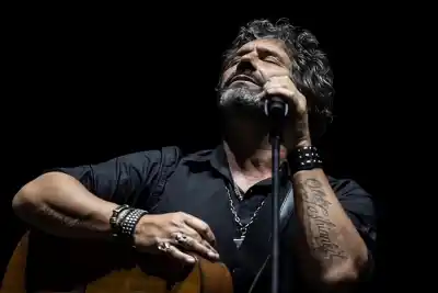 Iván Noble vuelve al NEA: un show íntimo con canciones que rescató del olvido