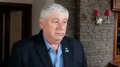 Cortés contra Catedral: "Que no se hagan los vivos" y amenaza con no dejar pasar el verano