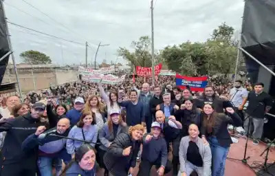 El cierre de campaña que paralizó Frías: más de 7 mil personas coparon la «Fiesta del Cambio»