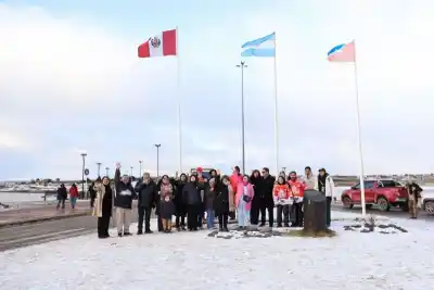 El gesto peruano que emocionó a Ushuaia en el 205° aniversario de su Independencia