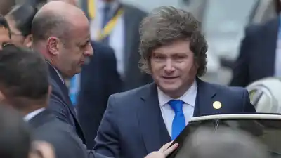 Milei firmó un DNU para frenar el ingreso de extranjeros que inciten al odio contra argentinos