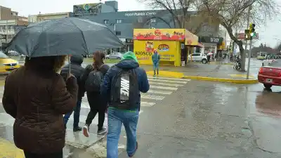Montaña rusa meteorológica: ¿hasta cuándo seguirá la lluvia y el frío en Neuquén?