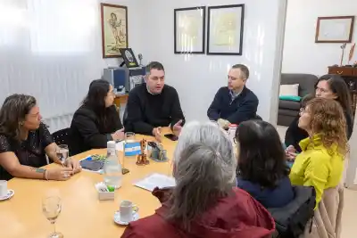 ¿Cómo impactan los aumentos salariales en las jubilaciones? El Municipio se lo explicó a los adultos mayores