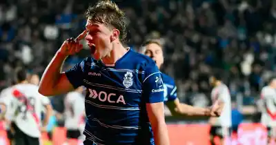 El Bosque estalló: el cabezazo de Steimbach que puso a Gimnasia arriba ante River