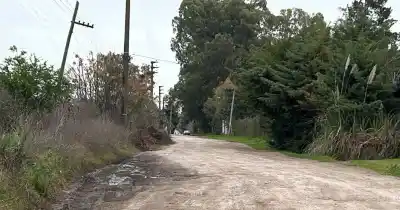Vecinos de Arana claman por la calle 650: el peligroso estado que nadie soluciona