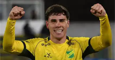 El Halcón no perdonó: Defensa y Justicia derrotó a Riestra y lo hundió en la tabla